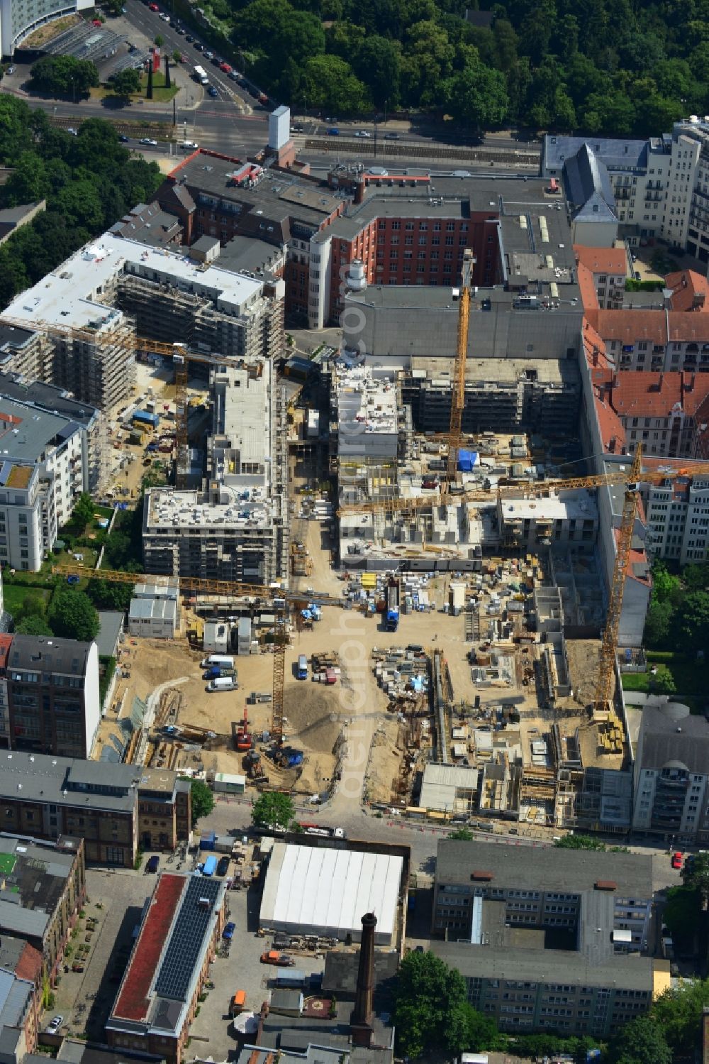 Aerial image Berlin Prenzlauer Berg - Construction site for the new building of the residential district La Vie in Berlin Prenzlauer Berg