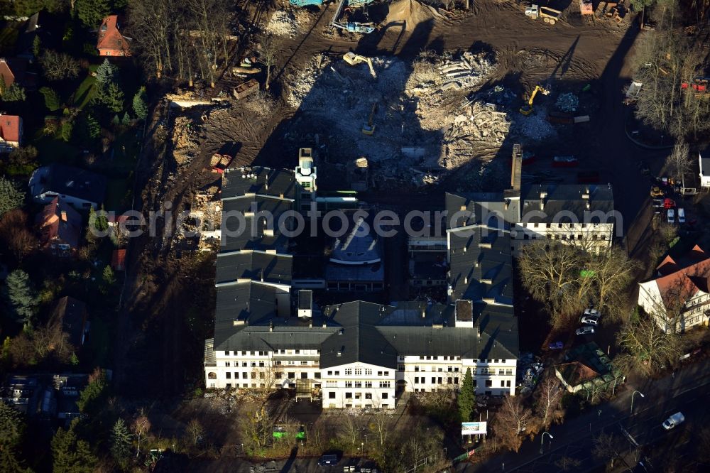 Berlin OT Dahlem from above - Construction site for a residential area in Clayallee in the district of Steglitz-Zehlendorf in Berlin. The project is located on site of the former orthopedics clinic and home. The project is run by OHA Projektentwicklungsgesellschaft