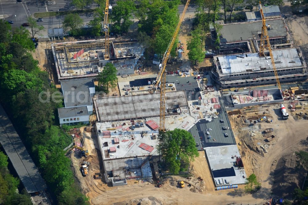 Aerial image Berlin OT Dahlem - Construction site for a residential area in Clayallee in the district of Steglitz-Zehlendorf in Berlin. The project is located on site of the former orthopedics clinic and home. The project is run by OHA Projektentwicklungsgesellschaft