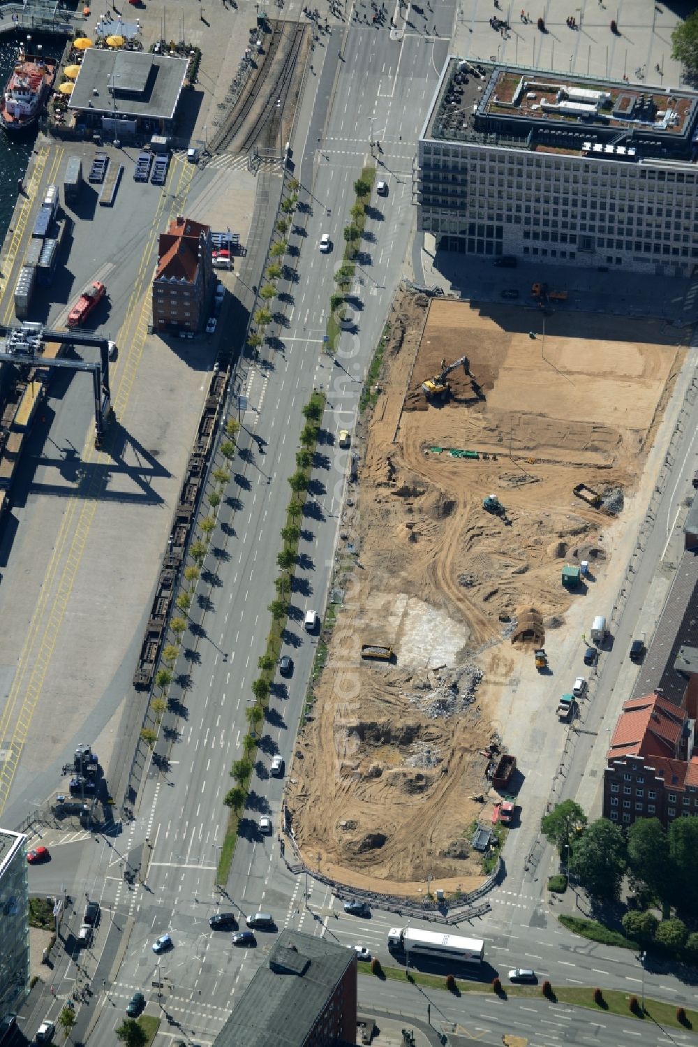 Aerial photograph Kiel - Construction site for the new building of the Central Omnibus Station ZOB in Kiel in the state of Schleswig-Holstein. The construction site is located on Schwedenkai. The new bus station and a parking lot is being built