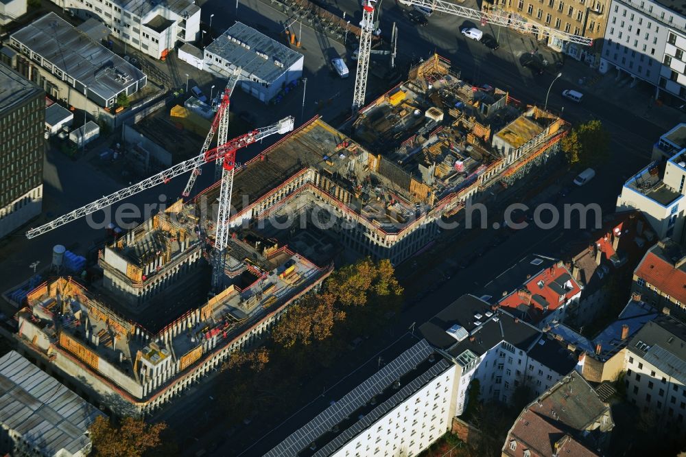 Berlin Mitte from above - View of the construction site for the complex Südbebauung at the BND - Headquarters in Berlin - Mitte. The Federal Office for Building and Regional Planning erected for the new headquarters of the Bundesnachrichtendienmstes here a complex with school, Internatund integrated visitor center