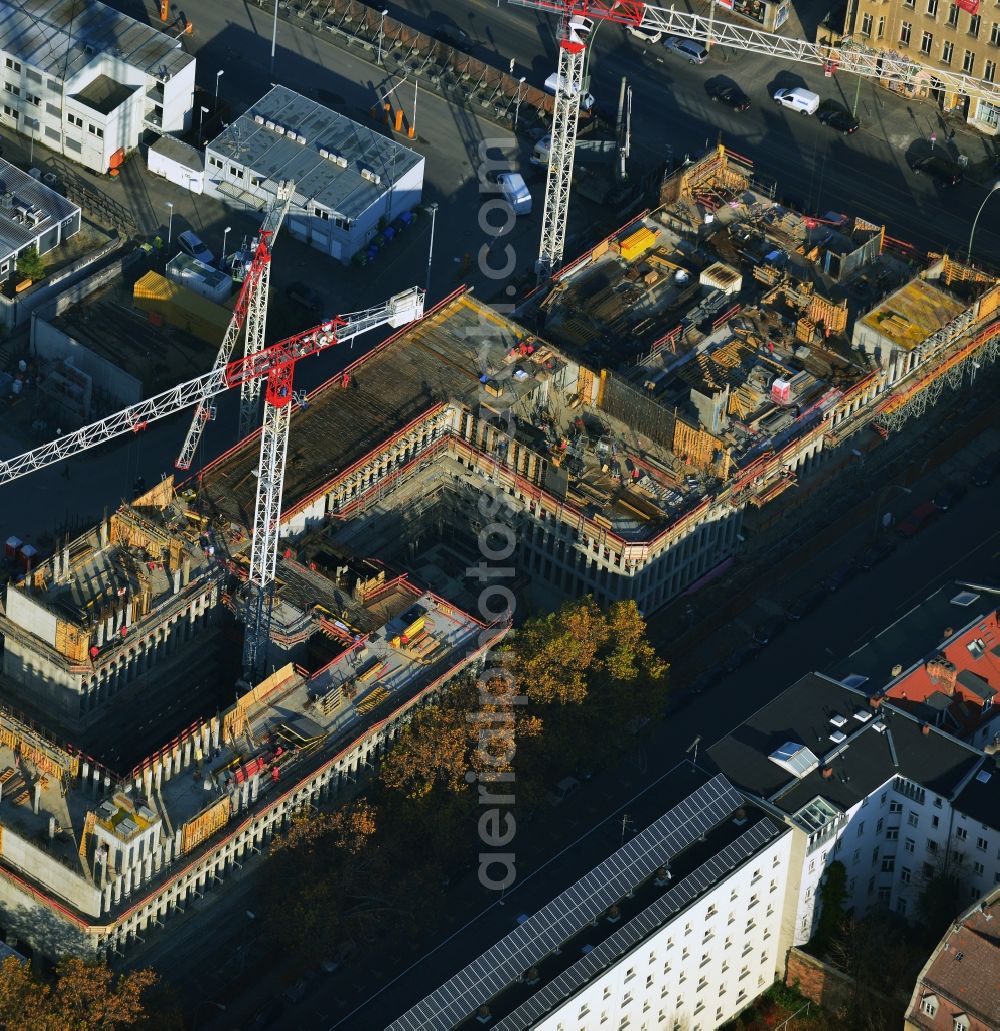 Aerial photograph Berlin Mitte - View of the construction site for the complex Südbebauung at the BND - Headquarters in Berlin - Mitte. The Federal Office for Building and Regional Planning erected for the new headquarters of the Bundesnachrichtendienmstes here a complex with school, Internatund integrated visitor center