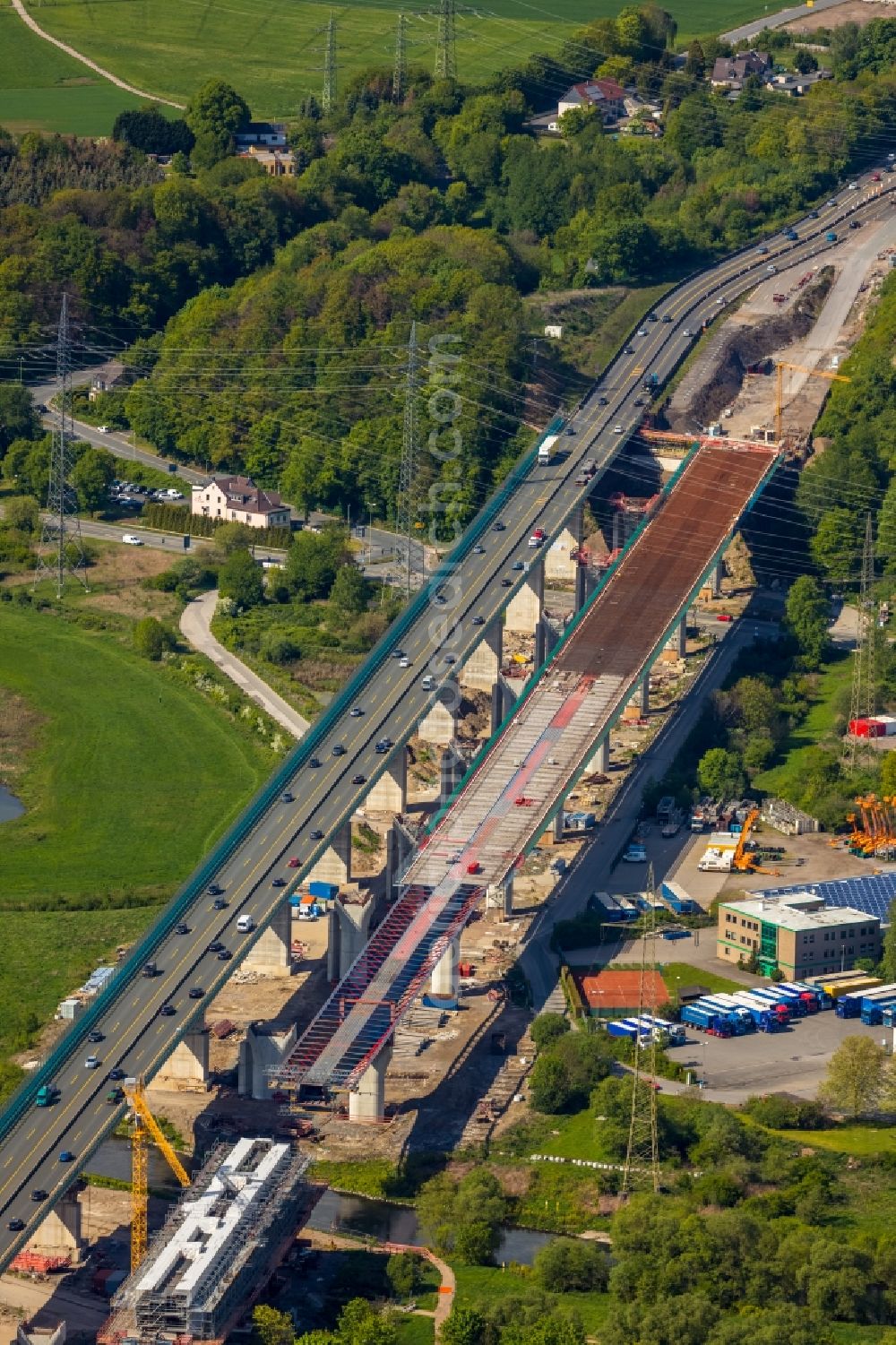 Aerial photograph Hagen - Construction site for the rehabilitation and repair of the motorway bridge construction Lennetalbruecke A45 Am Kahlenberg in Hagen in the state North Rhine-Westphalia, Germany