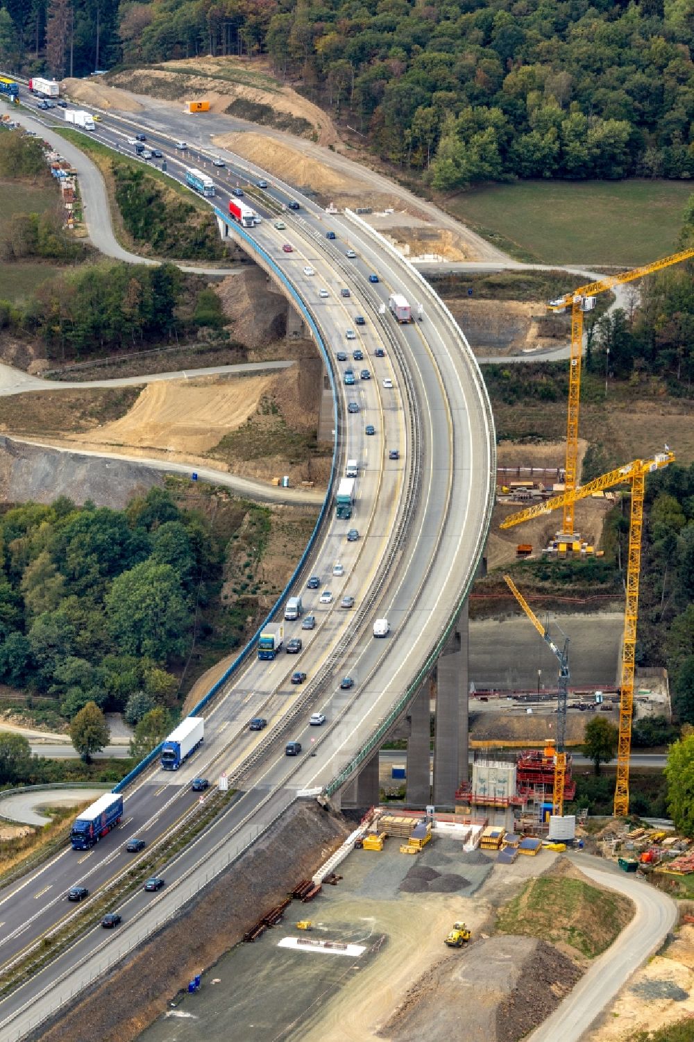 Rinsdorf from above - Construction site for the rehabilitation and repair of the motorway bridge construction Talbruecke Rinsdorf in Rinsdorf in the state North Rhine-Westphalia, Germany