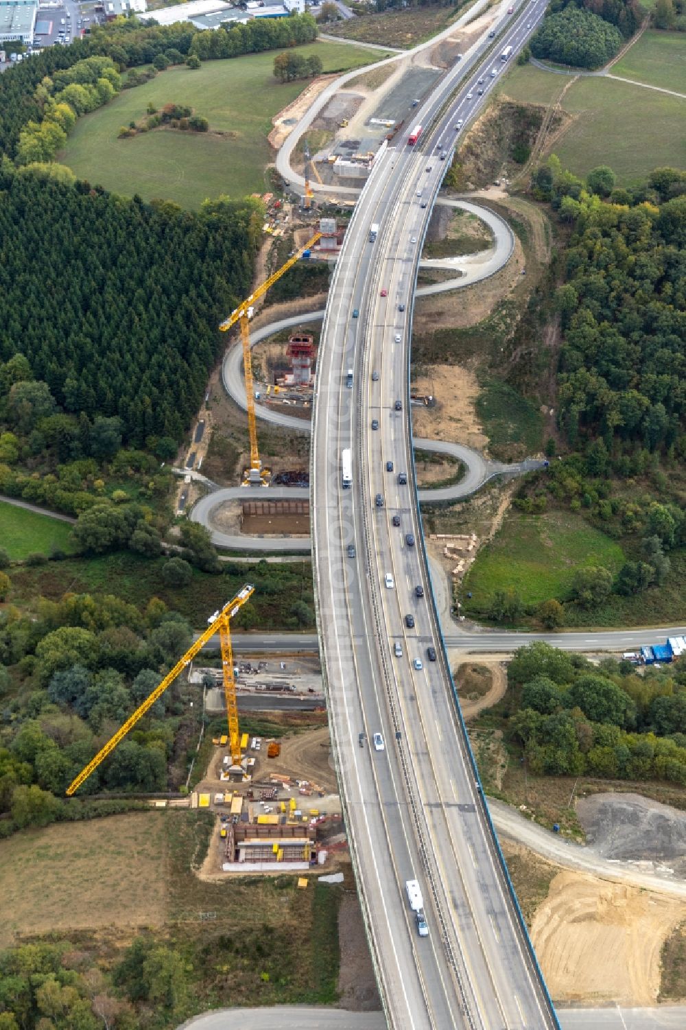 Aerial photograph Rinsdorf - Construction site for the rehabilitation and repair of the motorway bridge construction Talbruecke Rinsdorf in Rinsdorf in the state North Rhine-Westphalia, Germany