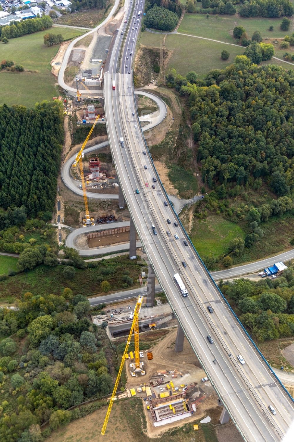 Aerial image Rinsdorf - Construction site for the rehabilitation and repair of the motorway bridge construction Talbruecke Rinsdorf in Rinsdorf in the state North Rhine-Westphalia, Germany