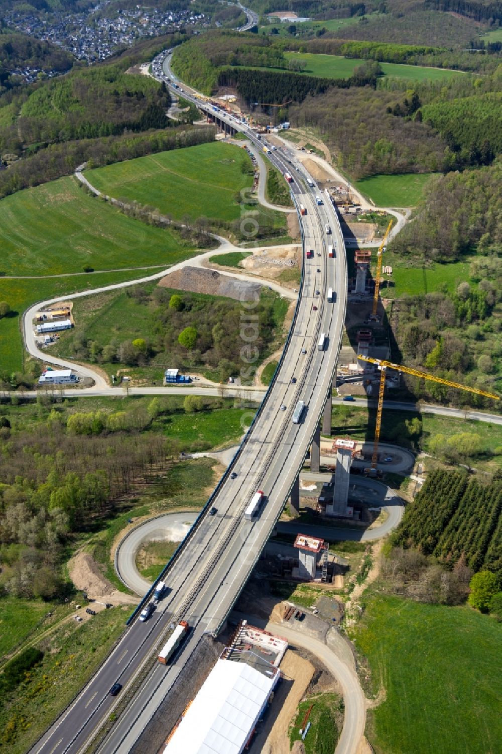 Aerial photograph Rinsdorf - Construction site for the rehabilitation and repair of the motorway bridge construction Talbruecke Rinsdorf in Rinsdorf at Siegerland in the state North Rhine-Westphalia, Germany