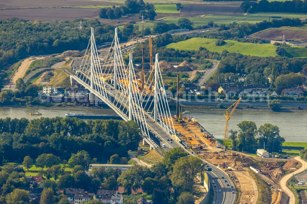 Aerial photograph Duisburg - Construction site for the rehabilitation and repair of the motorway bridge construction Rheinbruecke Duisburg-Neuenkamp in the district Kasslerfeld in Duisburg at Ruhrgebiet in the state North Rhine-Westphalia, Germany