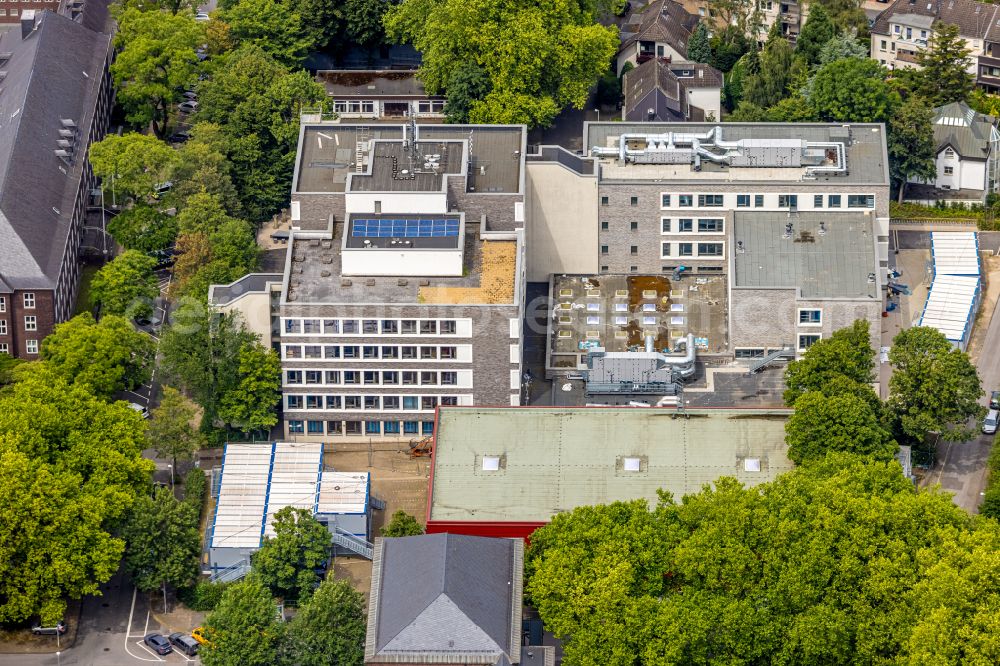 Aerial photograph Mülheim an der Ruhr - Construction site for the partial new construction of the school building Otto-Pankok-Schule on Von-Bock-Strasse in Muelheim an der Ruhr in the Ruhr area in the state of North Rhine-Westphalia, Germany