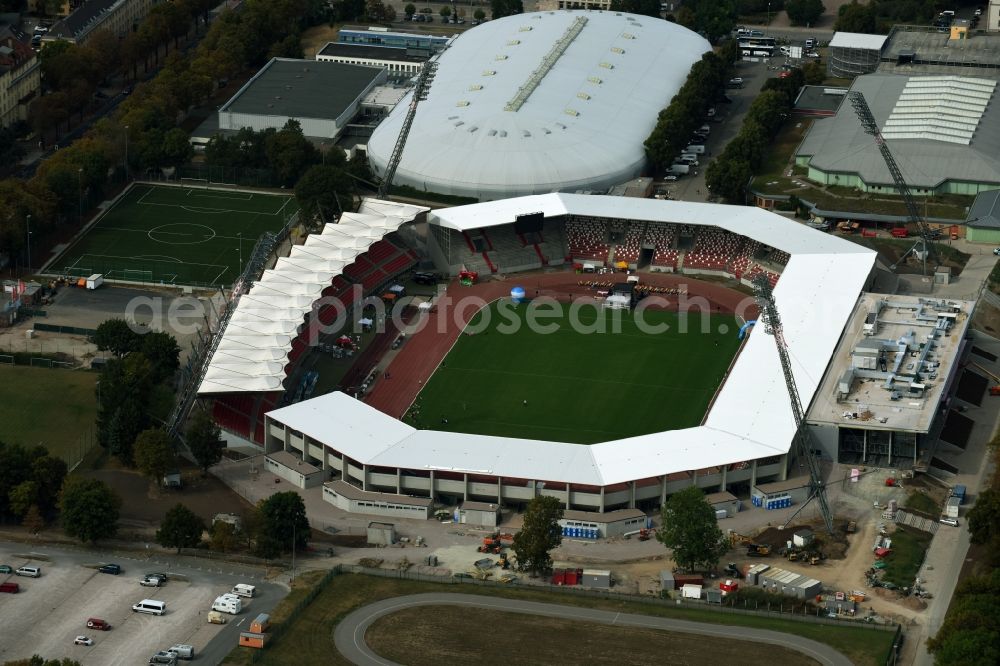 Aerial image Erfurt - Site for the reconstruction of the Arena stadium Steigerwaldstadion in Erfurt in Thuringia. The construction company Koester GmbH build after drafts of Architetur HPP Hentrich-Petschnigg & Partner GmbH + Co. KG a modern grandstand and sports facilities