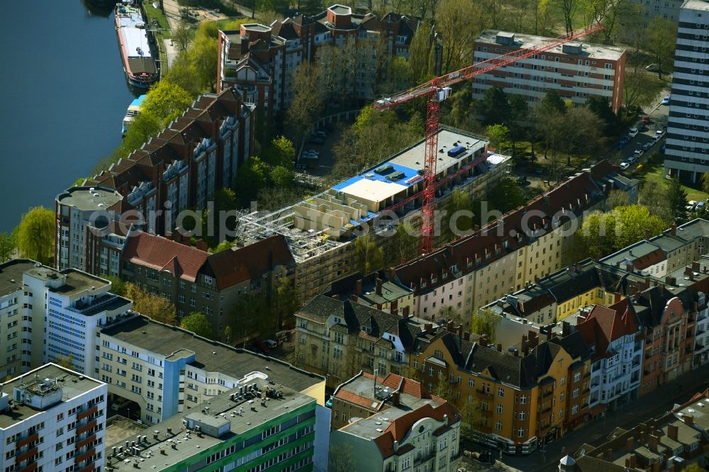 Aerial image Berlin - Construction for the reconstruction and expansion of the old building on Diedenhofener Strasse - Strassburger Strasse - Sedanstrasse in the district Spandau in Berlin, Germany