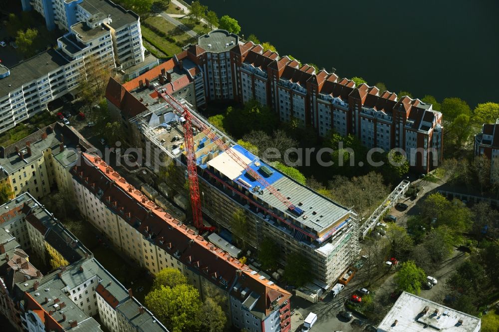 Berlin from the bird's eye view: Construction for the reconstruction and expansion of the old building on Diedenhofener Strasse - Strassburger Strasse - Sedanstrasse in the district Spandau in Berlin, Germany