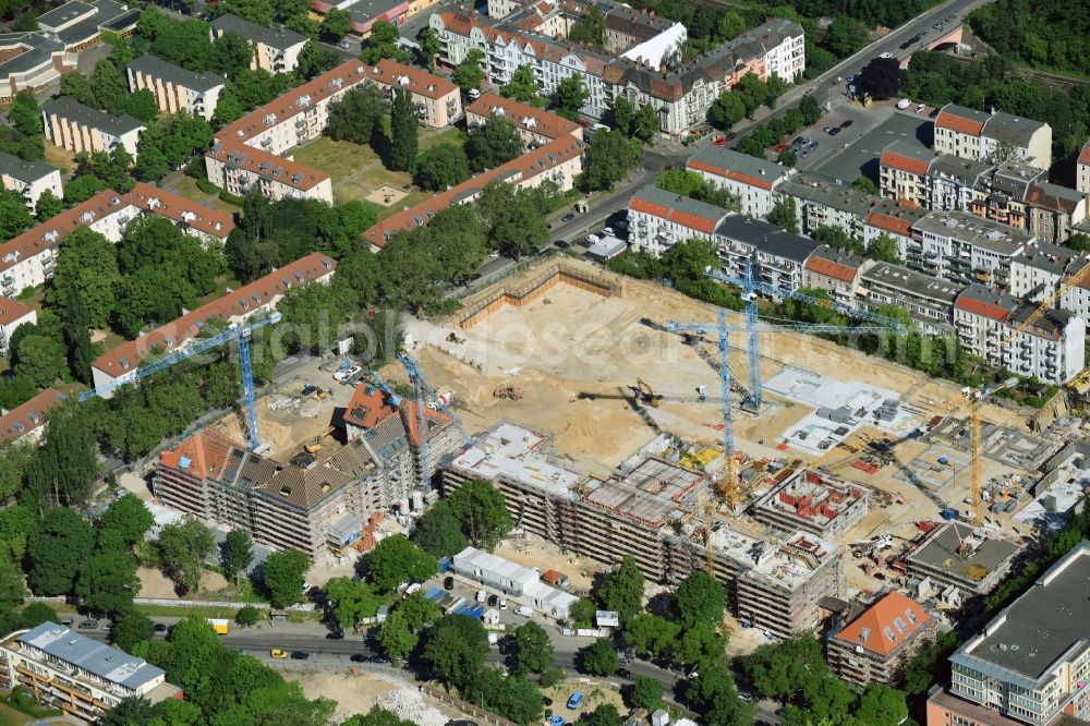 Aerial photograph Berlin - Construction for the reconstruction and expansion of the old buildings listed building of AVILA Projektmanagement GmbH on Mariendorfer Weg in the district Neukoelln in Berlin