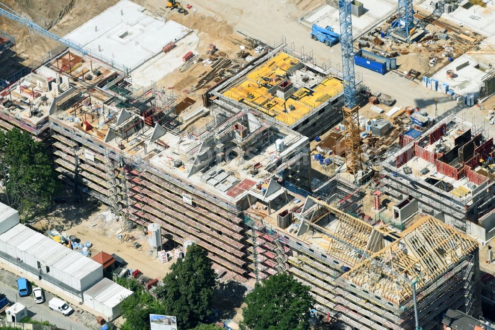 Aerial photograph Berlin - Construction for the reconstruction and expansion of the old buildings listed building of AVILA Projektmanagement GmbH on Mariendorfer Weg in the district Neukoelln in Berlin