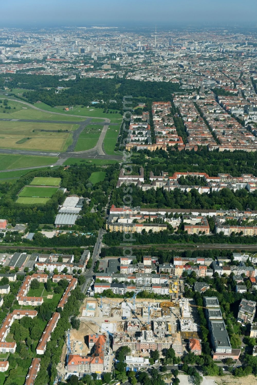 Aerial photograph Berlin - Construction for the reconstruction and expansion of the old buildings listed building of AVILA Projektmanagement GmbH on Mariendorfer Weg in the district Neukoelln in Berlin