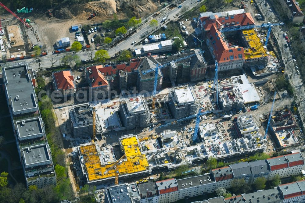 Aerial photograph Berlin - Construction for the reconstruction and expansion of the old buildings listed building on Mariendorfer Weg in the district Neukoelln in Berlin