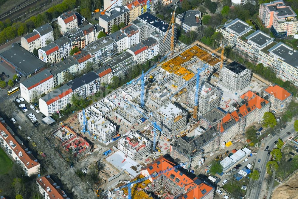 Aerial photograph Berlin - Construction for the reconstruction and expansion of the old buildings listed building on Mariendorfer Weg in the district Neukoelln in Berlin