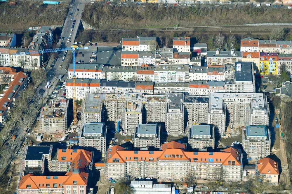 Aerial photograph Berlin - Construction for the reconstruction and expansion of the old buildings listed building on Mariendorfer Weg in the district Neukoelln in Berlin