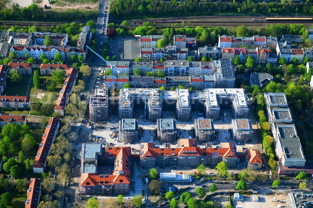 Aerial photograph Berlin - Construction for the reconstruction and expansion of the old buildings listed building on Mariendorfer Weg in the district Neukoelln in Berlin