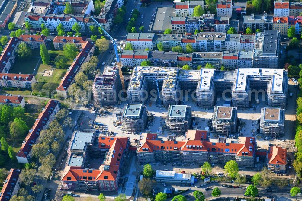 Berlin from above - Construction for the reconstruction and expansion of the old buildings listed building on Mariendorfer Weg in the district Neukoelln in Berlin