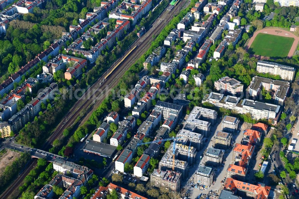 Aerial photograph Berlin - Construction for the reconstruction and expansion of the old buildings listed building on Mariendorfer Weg in the district Neukoelln in Berlin