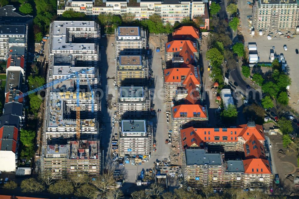 Aerial photograph Berlin - Construction for the reconstruction and expansion of the old buildings listed building on Mariendorfer Weg in the district Neukoelln in Berlin