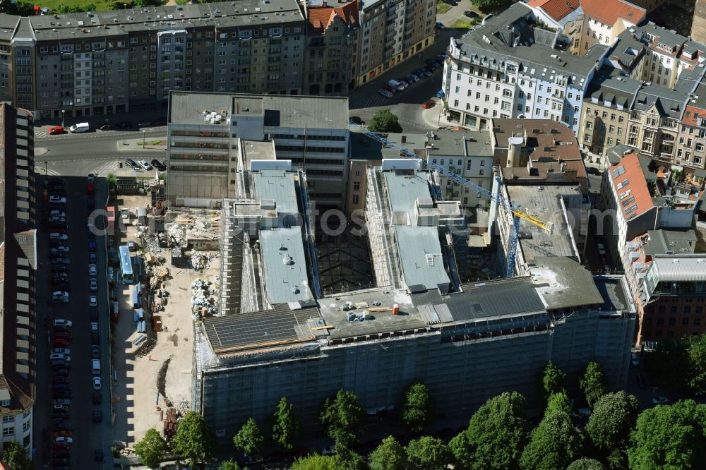 Berlin from the bird's eye view: Construction for the reconstruction and expansion of the old buildings listed building Metropol Park in Areal Am Koellnischen Park - Wassergasse - Schulze-Delitzsch-Platz in the district Mitte in Berlin, Germany