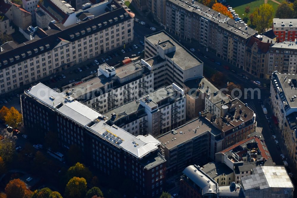 Aerial photograph Berlin - Construction for the reconstruction and expansion of the old buildings listed building Metropol Park in Areal Am Koellnischen Park - Wassergasse - Schulze-Delitzsch-Platz in the district Mitte in Berlin, Germany