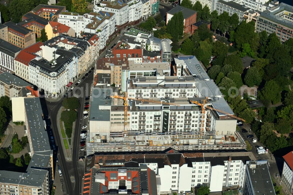 Berlin from above - Construction for the reconstruction and expansion of the old buildings listed building Metropol Park in Areal Am Koellnischen Park - Wassergasse - Schulze-Delitzsch-Platz in the district Mitte in Berlin, Germany