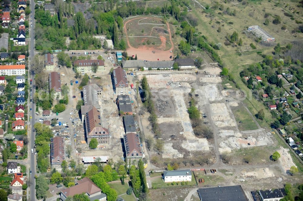 Berlin from the bird's eye view: Construction for the reconstruction and expansion of the old buildings listed building Patersdorfer - Regener - Zachenberger Strasse in the district Karlshorst in Berlin