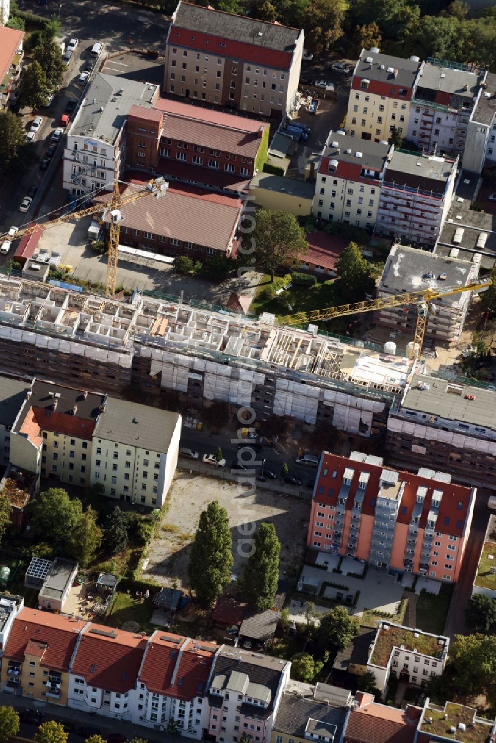 Aerial image Berlin - Construction for the reconstruction and expansion of the old buildings listed building an der Buergerstrasse - Mackenroder Weg - Jahnstrasse in Berlin