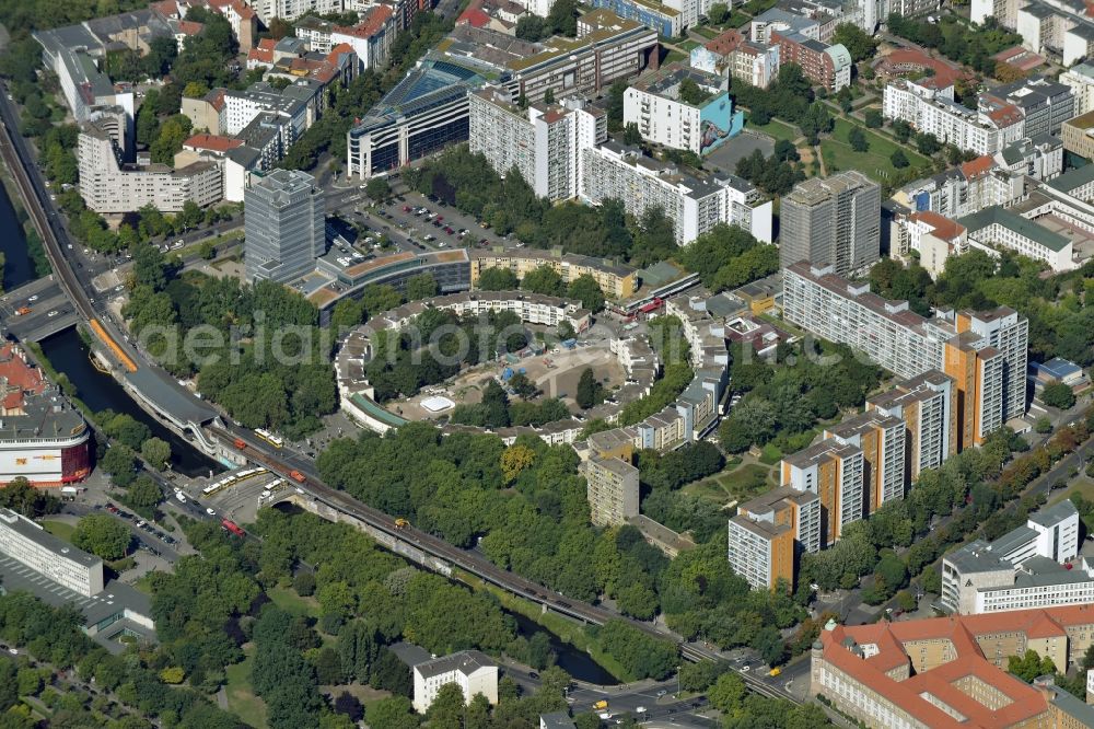 Berlin from the bird's eye view: Construction for the reconstruction of a U-bahntunnel in Berlin