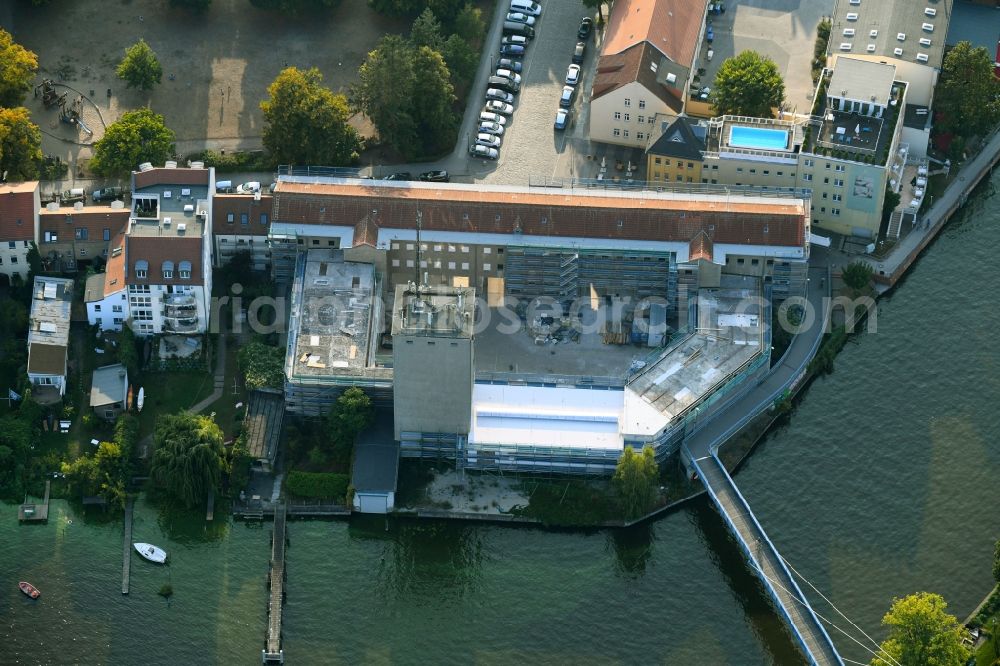 Berlin from the bird's eye view: Construction for the reconstruction of Berufsfeuerwache and Freiwillige Feuerwehr Koepenick on Katzengraben in the district Koepenick in Berlin, Germany