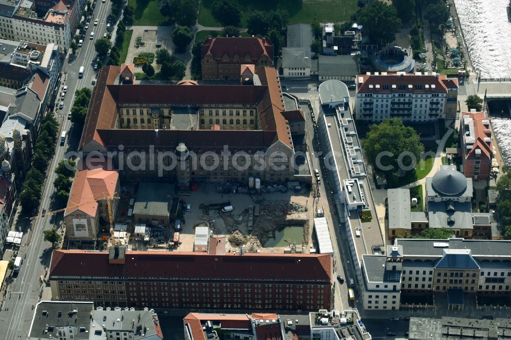 Berlin from above - Construction for the reconstruction the formerly Haupttelegrafenamt zum neuen Buero- and Geschaeftskomplex FORUM on MUSEUMSINSEL on Monbijoustrasse - Oranienburger Strasse - Tucholskystrasse - Ziegelstrasse in the district Mitte in Berlin, Germany