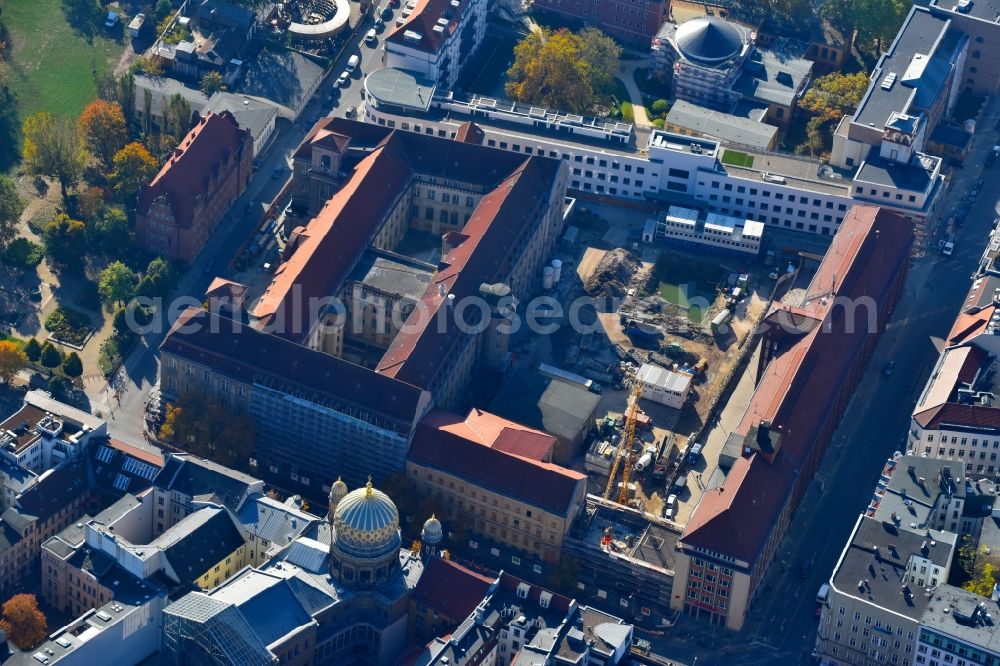 Aerial photograph Berlin - Construction for the reconstruction the formerly Haupttelegrafenamt zum neuen Buero- and Geschaeftskomplex FORUM on MUSEUMSINSEL on Monbijoustrasse - Oranienburger Strasse - Tucholskystrasse - Ziegelstrasse in the district Mitte in Berlin, Germany