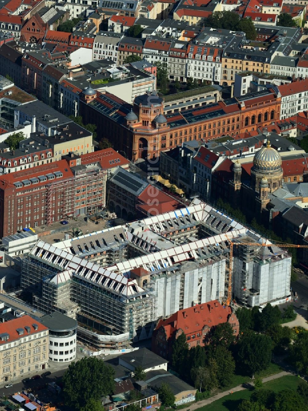 Berlin from above - Construction for the reconstruction the formerly Haupttelegrafenamt zum neuen Buero- and Geschaeftskomplex FORUM on MUSEUMSINSEL on Monbijoustrasse - Oranienburger Strasse - Tucholskystrasse - Ziegelstrasse in the district Mitte in Berlin, Germany