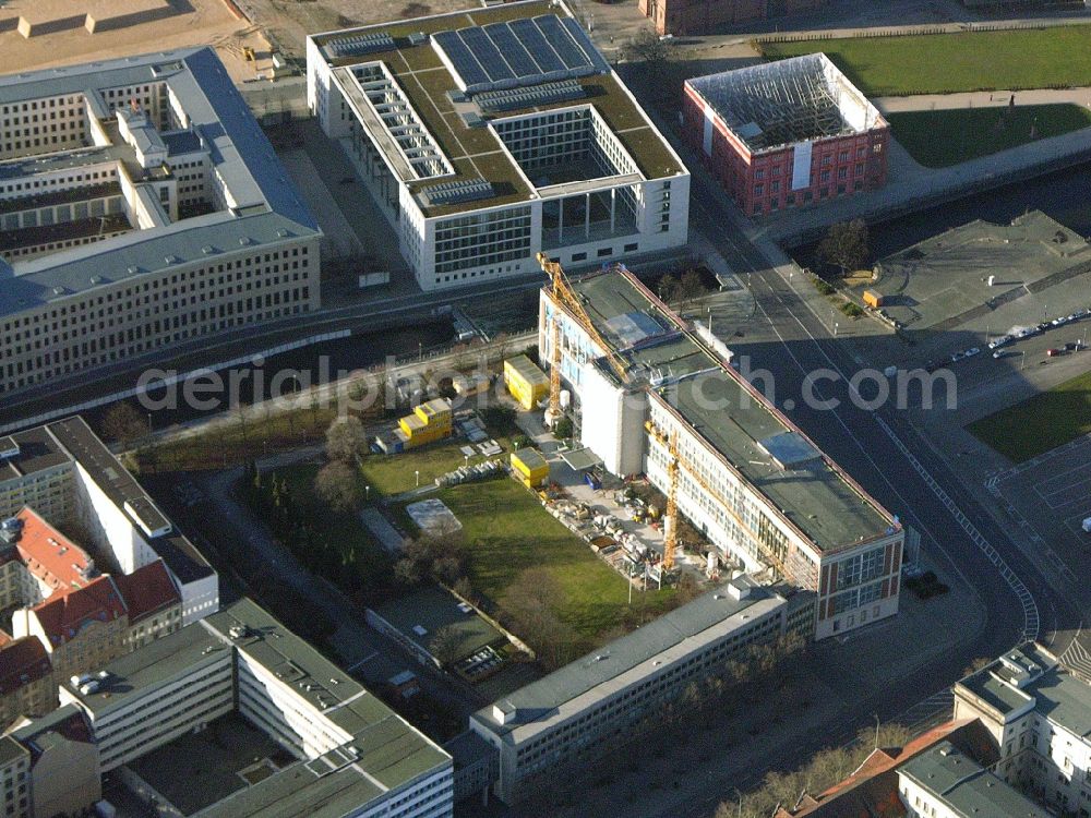 Berlin from the bird's eye view: Facade of the monument Staatsratsgebaeude of ESMT Berlin. The business school founded by business on Schlossplatz in the district Mitte in Berlin, Germany