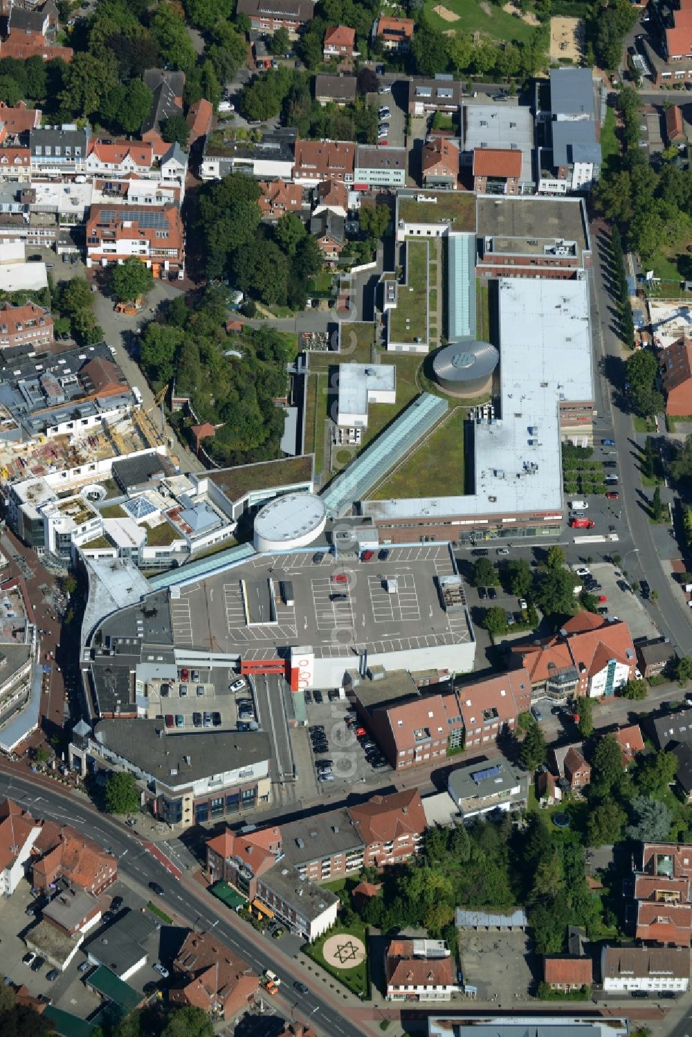 Aerial photograph Lingen (Ems) - View on a reconstruction site for a new store in the Lookenstrasse in Lingen ( Ems ) headed by the building company Hofschroeer GmbH & Co. KG in the state Lower Saxony