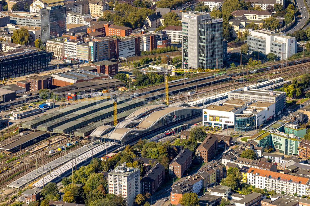 Aerial image Duisburg - construction site for the conversion of the main train station of the Deutsche Bahn Duisburger Welle on Otto-Keller-Strasse in the district of Dellviertel in Duisburg in the Ruhr area in the state North Rhine-Westphalia, Germany