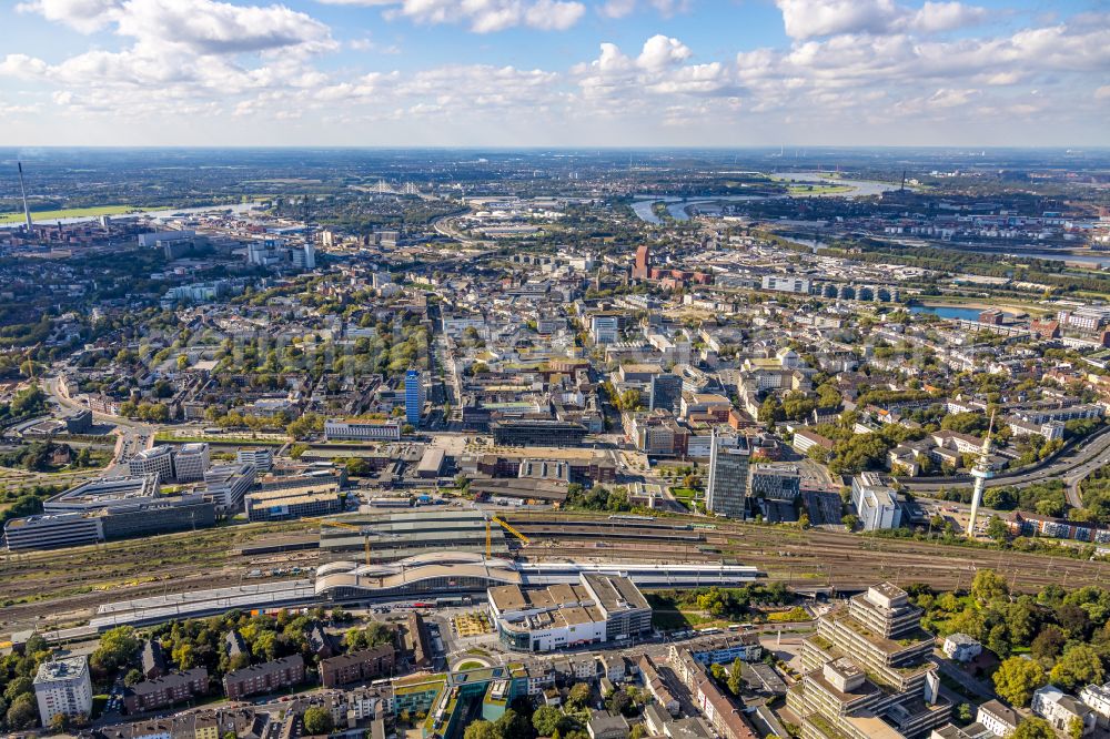 Duisburg from the bird's eye view: construction site for the conversion of the main train station of the Deutsche Bahn Duisburger Welle on Otto-Keller-Strasse in the district of Dellviertel in Duisburg in the Ruhr area in the state North Rhine-Westphalia, Germany