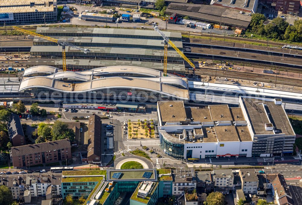 Aerial photograph Duisburg - construction site for the conversion of the main train station of the Deutsche Bahn Duisburger Welle on Otto-Keller-Strasse in the district of Dellviertel in Duisburg in the Ruhr area in the state North Rhine-Westphalia, Germany