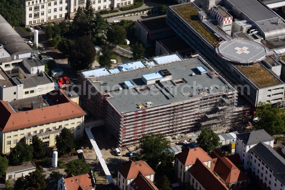 Aerial image Dresden - Construction for the reconstruction of house 32 - surgial emergency unit and OP-Centre of the Universitaetsklinikum Carl Gustav Carus in Dresden in the state Saxony