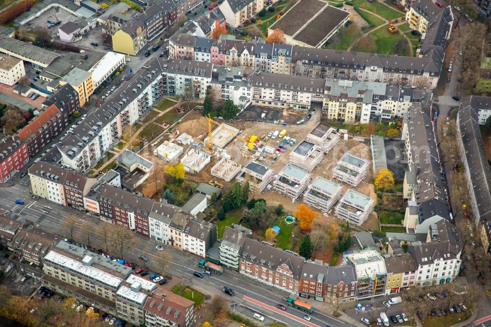 Duisburg from above - Construction site of new residential buildings amidst a residential estate between Schreiberstrasse and Kardinal-von-Galen-Strasse in the Northeast of the city center of Duisburg in the state of North Rhine-Westphalia