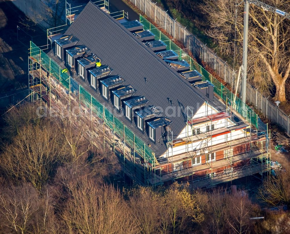 Hamm from above - Construction site for reconstruction of a tree-lined apartment building in Hamm in the state North Rhine-Westphalia