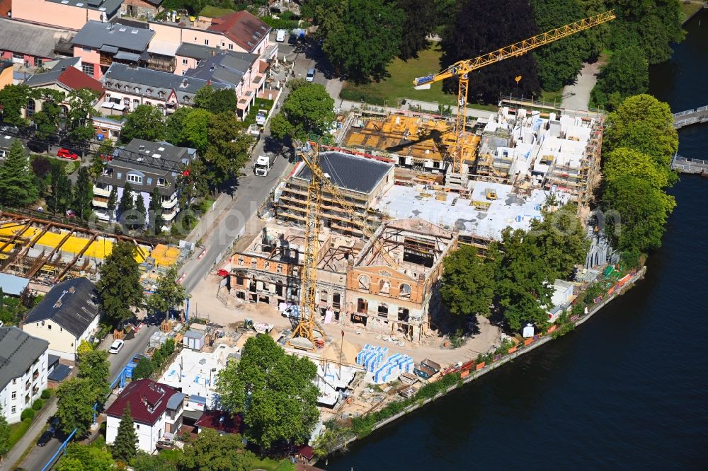 Aerial image Berlin - Construction for the reconstruction Riviera Gesellschaftshaus on Regattastrasse in the district Gruenau in Berlin, Germany