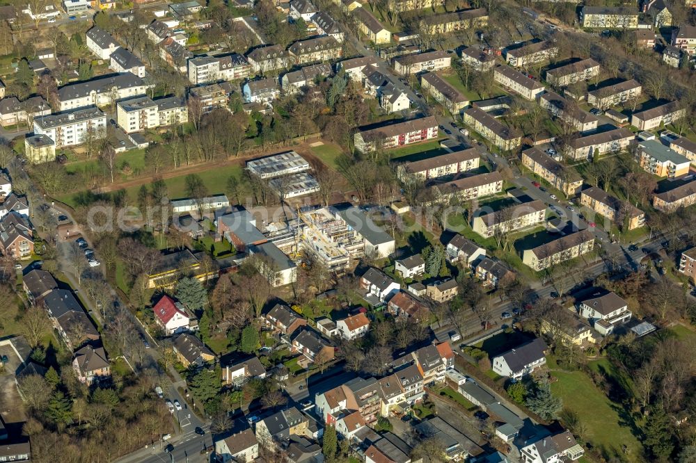 Dinslaken from above - Construction site for conversion School building of the Grundschule Hagenschule on the Hagenstrasse in Dinslaken in the federal state of North Rhine-Westphalia, Germany