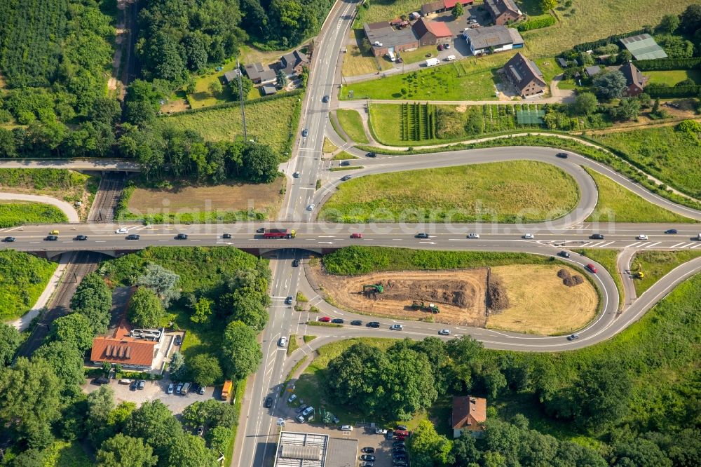 Duisburg from the bird's eye view: Site for the reconstruction of B288 to the A524 at Junction Huckingen in Duisburg in North Rhine-Westphalia, Germany