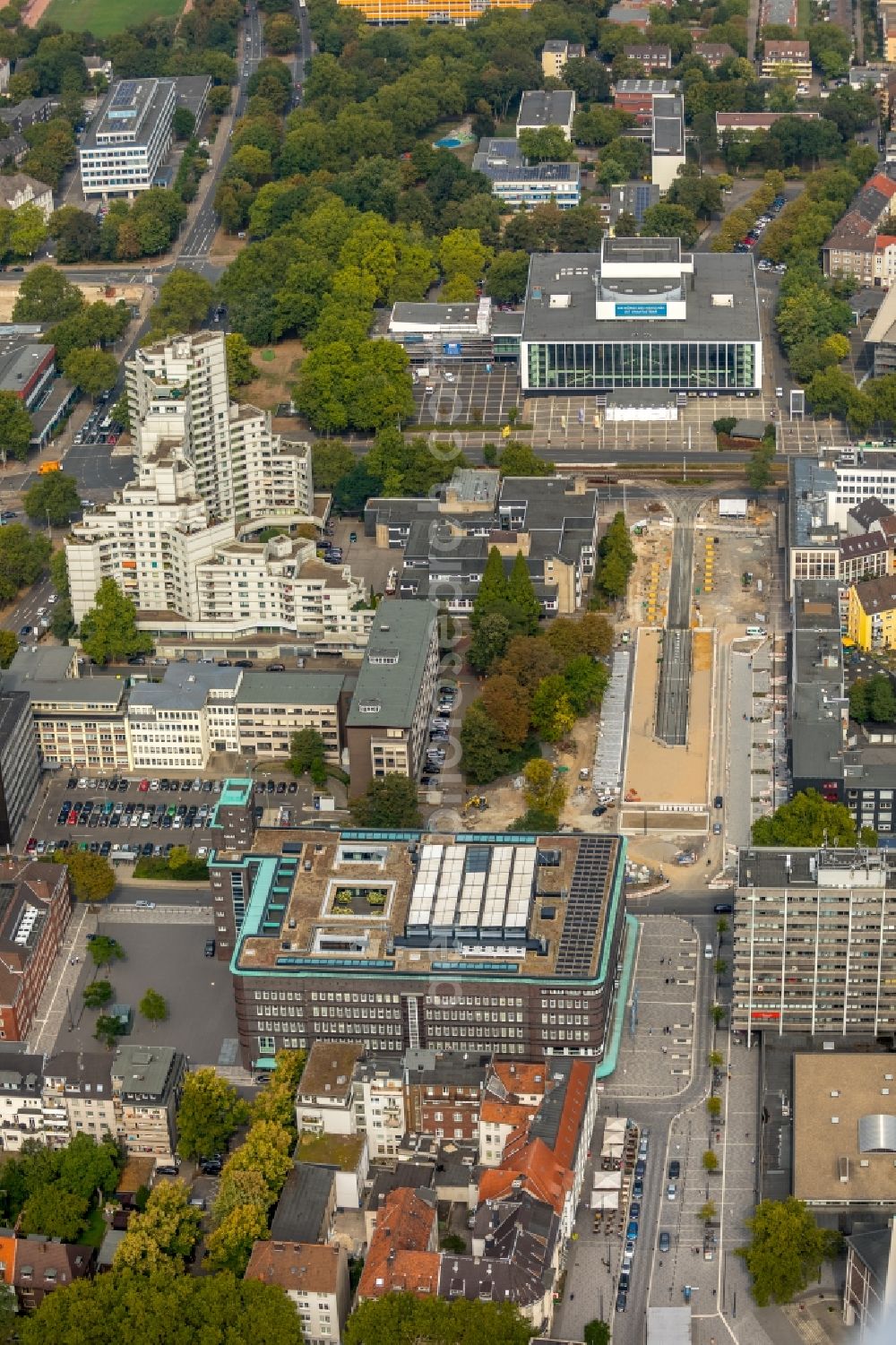 Aerial photograph Gelsenkirchen - Construction site for the renewal and rehabilitation of the road of Ebertstrasse in Gelsenkirchen in the state North Rhine-Westphalia, Germany