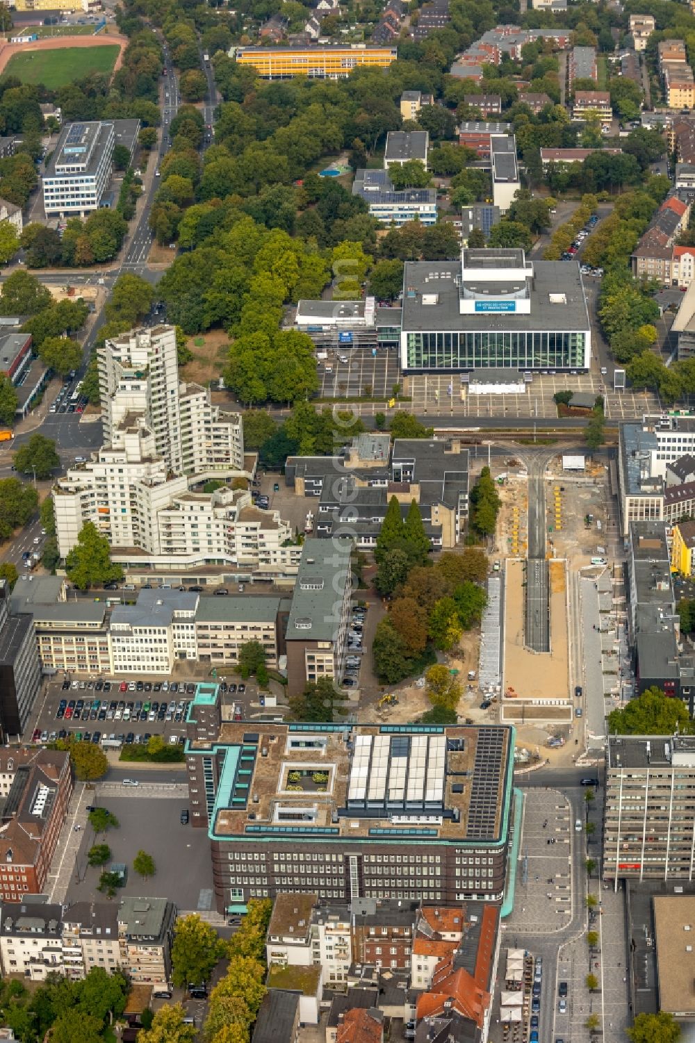 Gelsenkirchen from the bird's eye view: Construction site for the renewal and rehabilitation of the road of Ebertstrasse in Gelsenkirchen in the state North Rhine-Westphalia, Germany