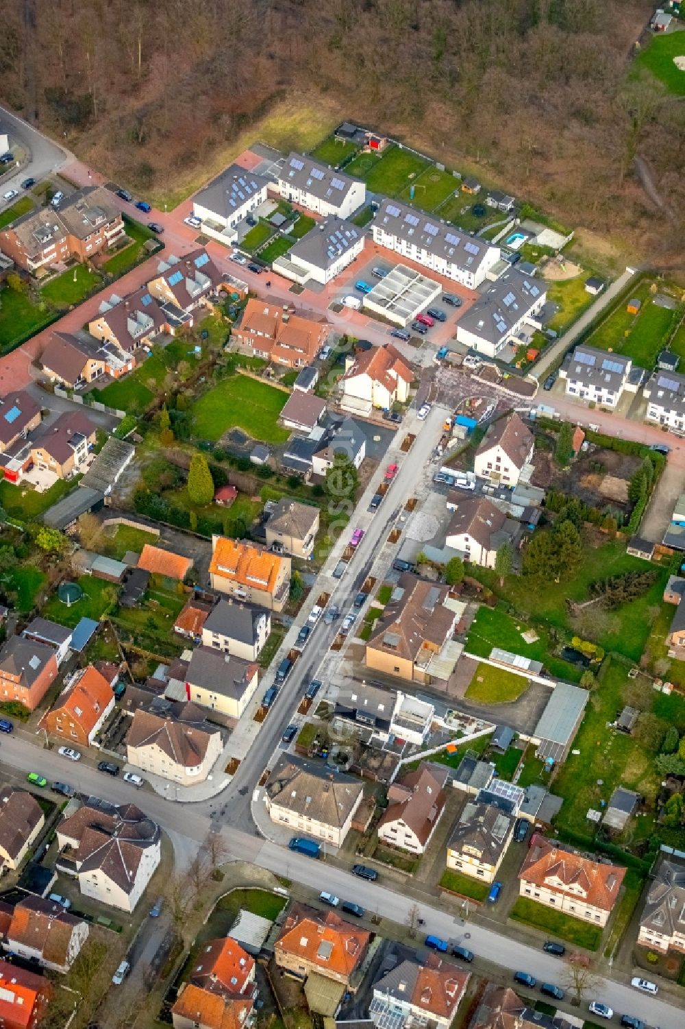 Gladbeck from the bird's eye view: Construction site for the renewal and rehabilitation of the road on Elfriedenstrasse in Gladbeck in the state North Rhine-Westphalia, Germany